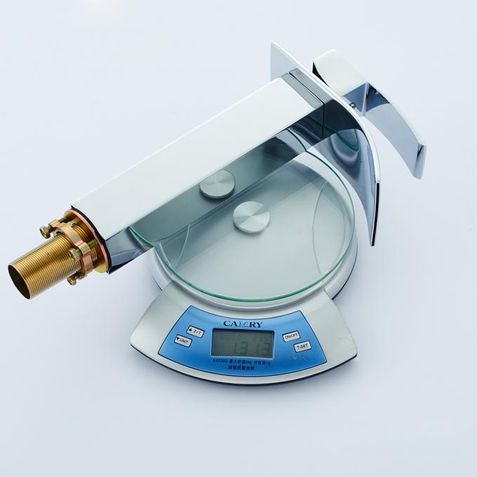 Mechanische Waschbecken-Hähne, Schwenker-Plattform-Berg-Hahn des Badezimmer-360