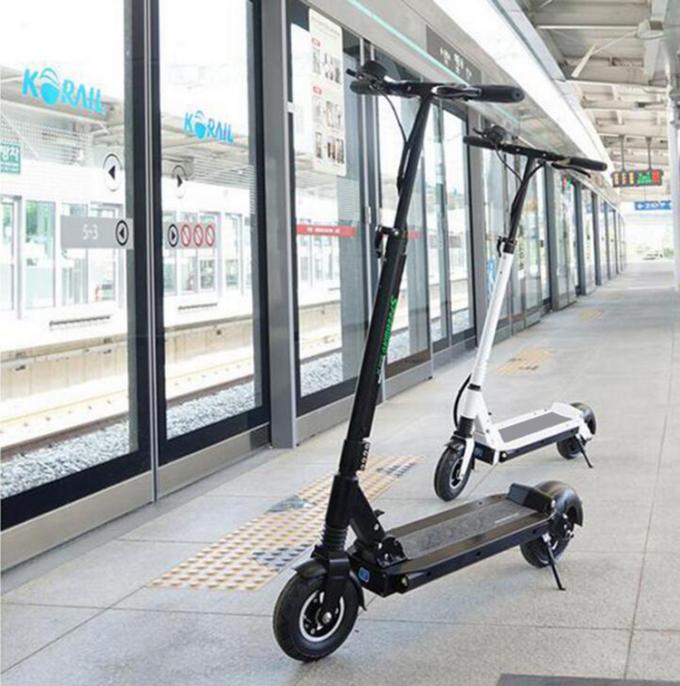 Teilen Sie faltenden elektrischen Roller mit Iot, zusammenklappbarer Roller-, Schmiedetechnologie des Leichtgewichtler-E und Material der hohen Qualität
